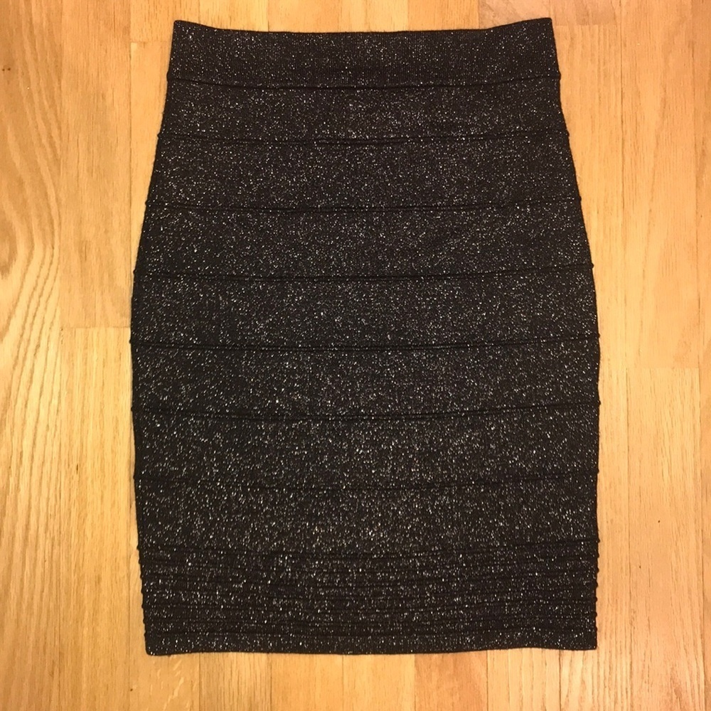 NWOT Black/gold high waisted NYE pencil skirt